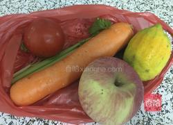 自制野菜汁的做法图解1