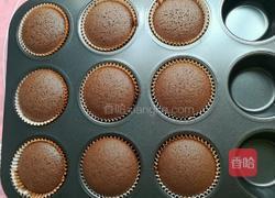 巧克力纸杯蛋糕的做法图解10