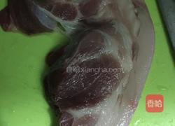 白菜猪肉馅饺子的做法图解1