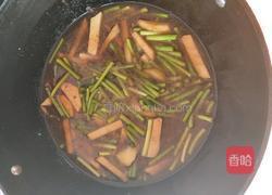 铁锅蒜薹焖面的做法图解7