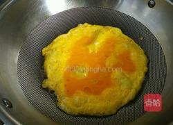 蚕豆瓣炒鸡蛋的做法图解2