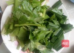 辣椒炒腊鸭心的做法图解3