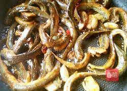 干煸泥鳅的做法图解3