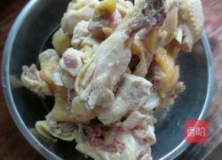 茶树菇煲土鸡的做法图解2