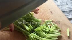 芹菜炒虾仁的做法图解6