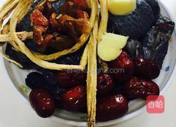 补气血乌鸡汤的做法图解1