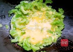 夏日必点小菜 凉瓜炒蛋的做法图解7