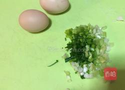 香葱鸡蛋炒馍花的做法图解2