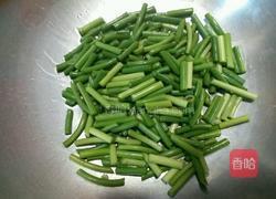 蒜苔炒火腿的做法图解3