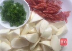 茭白炒腊肠的做法图解2