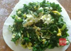 Illustration of how to make leek and egg boxes 9