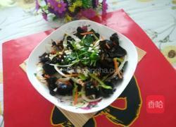 洋葱拌木耳的做法图解1