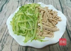 黄瓜拌豆片的做法图解2