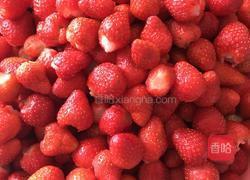 草莓酒的做法图解2