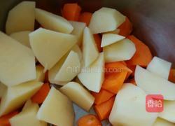 红烧土豆胡罗卜的做法图解5