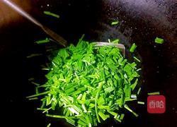 嫩韭菜芽炒鲜鸡蛋的做法图解4