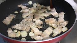 青椒炒黑猪肉的做法图解11