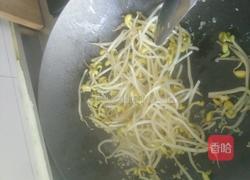 豆芽炒粉条的做法图解4