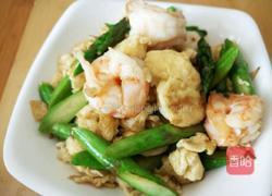 鸡蛋鲜虾炒芦笋的做法图解12