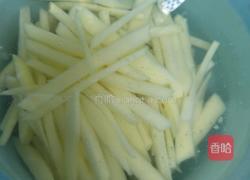 青椒土豆的做法图解1