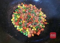 火腿肠蔬菜丁的做法图解6