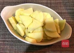 土豆片炒肉的做法图解1