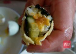 咸鸭蛋黄瓜寿司的做法图解4