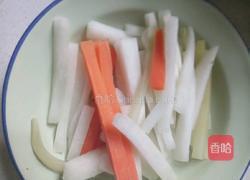 香辣鱿鱼虾锅底的做法图解1