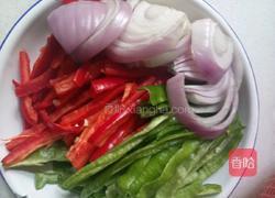 香辣鱿鱼虾锅底的做法图解2