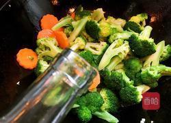 蒜茸西兰花的做法图解7