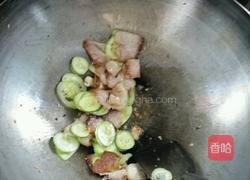 黄瓜炒腊肉的做法图解4