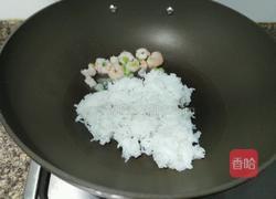 豌豆虾仁炒饭的做法图解6