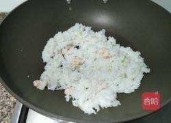 豌豆虾仁炒饭的做法图解7