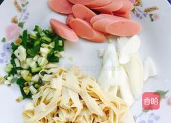 酸汤土豆粉的做法图解2