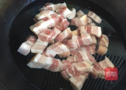 红烧肉炖鹌鹑蛋的做法图解2