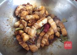 红烧肉炖鹌鹑蛋的做法图解4