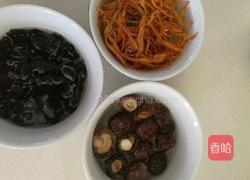 虫草花炒意面的做法图解2
