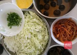 虫草花炒意面的做法图解4