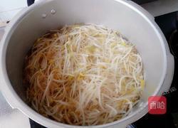 凉拌豆芽菜的做法图解1