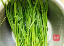 Illustration of how to make Chive Egg Pancake 1