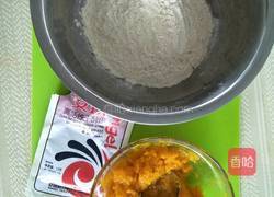 南瓜豆沙包的做法图解2