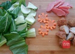 蔬菜肉丸蝴蝶面的做法图解2