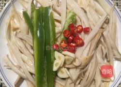 鲜椒手撕杏鲍菇的做法图解2