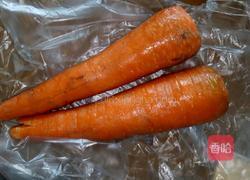 胡萝卜香菇娃娃菜馅的做法图解2