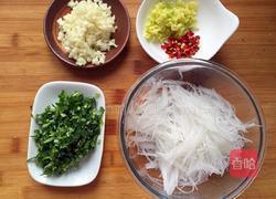 蒜蓉粉丝蒸生蚝的做法图解2