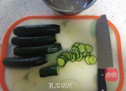 糖醋小黄瓜的做法图解1