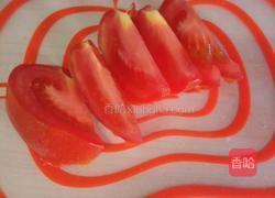 火腿肠鸡蛋炒番茄的做法图解1