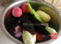 东北乱炖的做法图解1