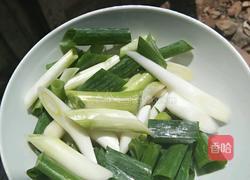 小葱炒甜肠的做法图解3