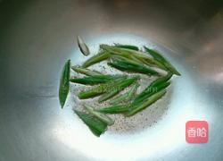 豆角炒拉皮的做法图解3